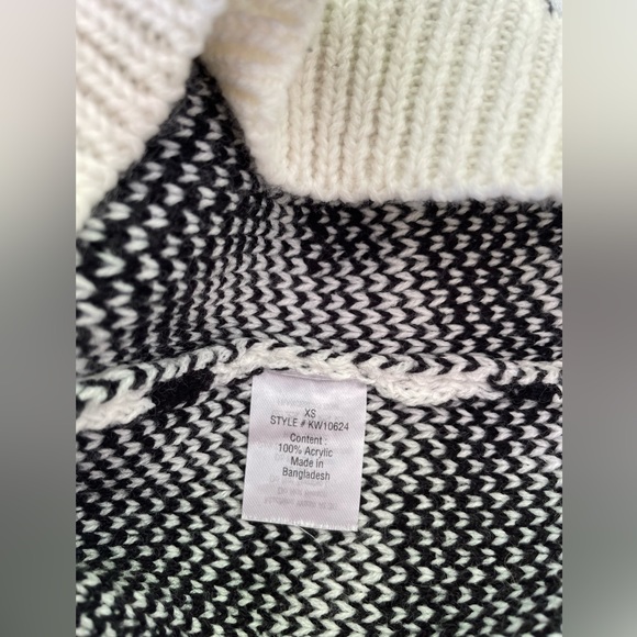 Studio 19 Sweaters | Black and White | Size: X-Small - Picture 3 of 4